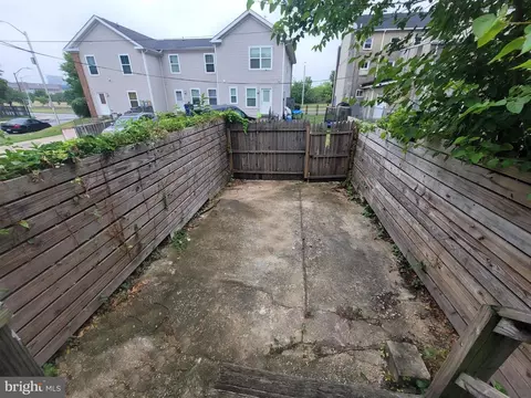 Exterior - 905 Bennett Pl, Baltimore, MD 21223 photo 3 of 3