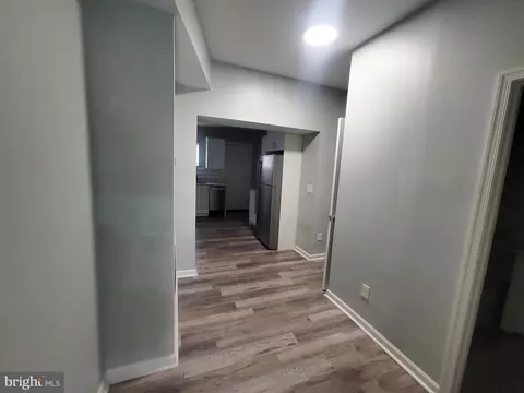 Entry Way - 905 Bennett Pl, Baltimore, MD 21223 photo 1 of 6