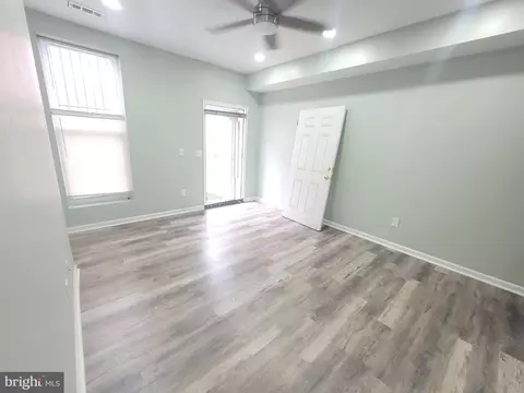 Living - 905 Bennett Pl, Baltimore, MD 21223 photo 1 of 1