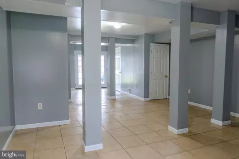 Entry Way - 3731 Greenmount Ave, Baltimore, MD 21218 photo 6 of 7