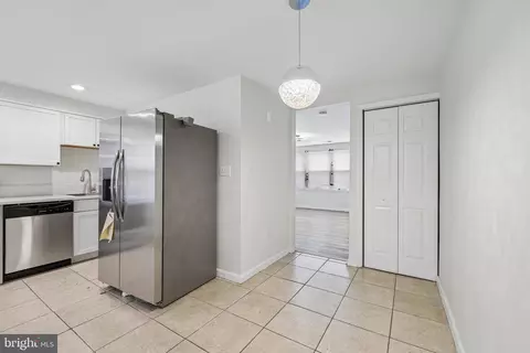Entry Way - 3023 Janice Ave, Baltimore, MD 21230 photo 2 of 4