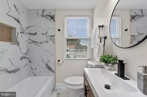 Bath - 5600 White Ave, Baltimore, MD 21206 photo 1 of 4