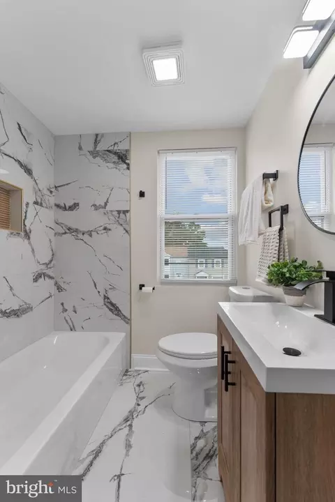 Bath - 5600 White Ave, Baltimore, MD 21206 photo 2 of 4