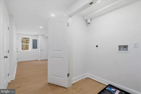 Entry Way - 1527 E 29th St, Baltimore, MD 21218 photo 9 of 11