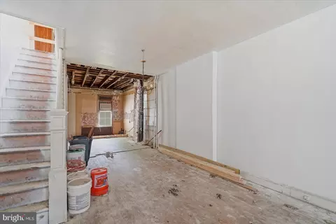 Entry Way - 522 E 35th St, Baltimore, MD 21218 photo 2 of 6