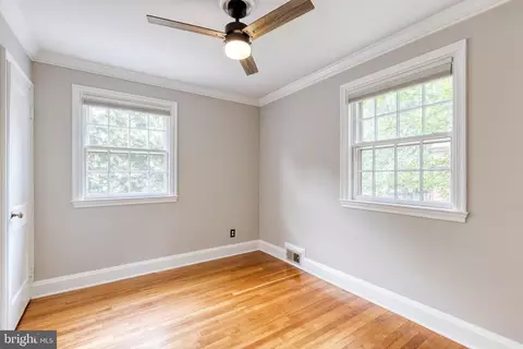 Bedroom - 336 Broadmoor Rd, Baltimore, MD 21212 photo 4 of 5