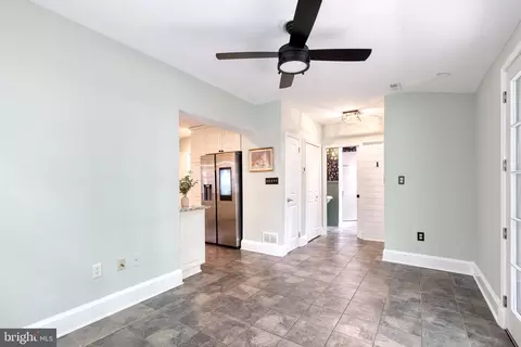 Entry Way - 336 Broadmoor Rd, Baltimore, MD 21212 photo 3 of 3