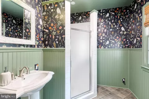 Bath - 336 Broadmoor Rd, Baltimore, MD 21212 photo 1 of 5