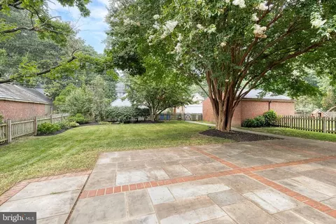 Exterior - 336 Broadmoor Rd, Baltimore, MD 21212 photo 5 of 8