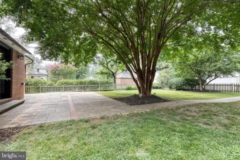 Exterior - 336 Broadmoor Rd, Baltimore, MD 21212 photo 2 of 8