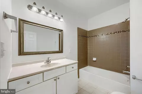 Bath - 1228 N Broadway, Baltimore, MD 21213 photo 1 of 2