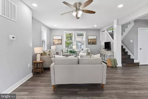 Entry Way - 5728 Clover Rd, Baltimore, MD 21215 photo 1 of 10