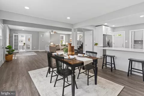 Entry Way - 5728 Clover Rd, Baltimore, MD 21215 photo 3 of 10