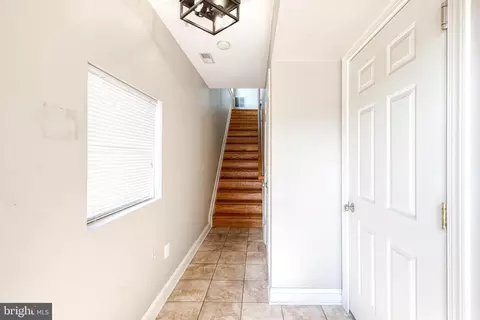 Entry Way - 540 Canton Ct, Baltimore, MD 21224 photo 1 of 8