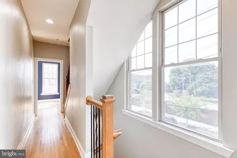 Entry Way - 540 Canton Ct, Baltimore, MD 21224 photo 7 of 8
