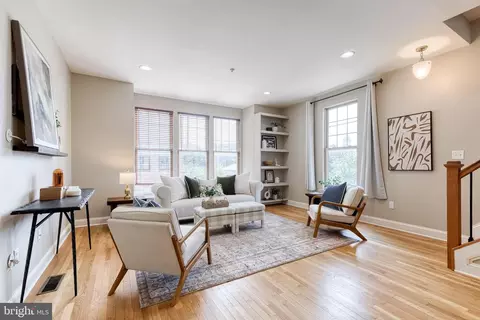 Living - 540 Canton Ct, Baltimore, MD 21224 photo 2 of 2