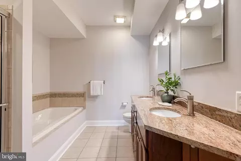 Bath - 540 Canton Ct, Baltimore, MD 21224 photo 1 of 5