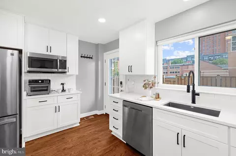 Kitchen - 26 E Montgomery St, Baltimore, MD 21230 photo 2 of 6