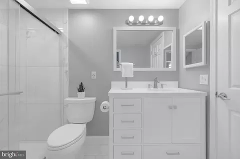 Bath - 26 E Montgomery St, Baltimore, MD 21230 photo 2 of 5