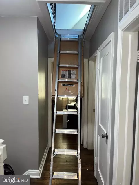 Entry Way - 1217 Cochran Ave, Baltimore, MD 21239 photo 2 of 4