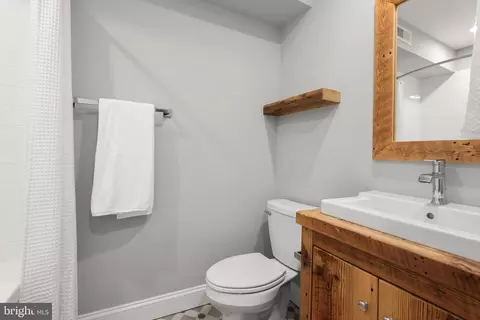 Bath - 1707 Jackson St, Baltimore, MD 21230 photo 6 of 6