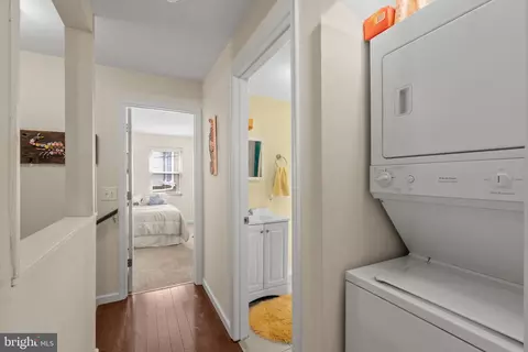Entry Way - 701 S Clinton St, Baltimore, MD 21224 photo 6 of 9