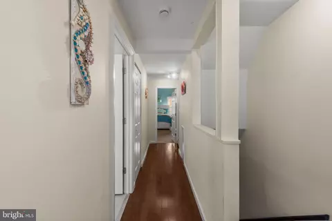 Entry Way - 701 S Clinton St, Baltimore, MD 21224 photo 5 of 9