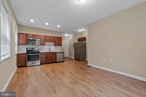 Living - 601 Whitelock St, Baltimore, MD 21217 photo 1 of 4