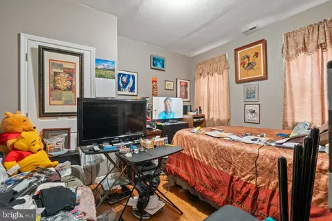Bedroom - 601 Whitelock St, Baltimore, MD 21217 photo 1 of 1