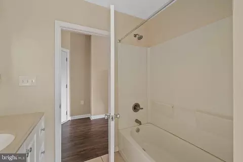 Entry Way - 601 Whitelock St, Baltimore, MD 21217 photo 3 of 8