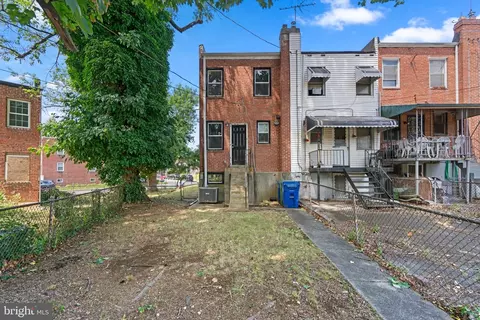 Exterior - 301 Denison St, Baltimore, MD 21229 photo 2 of 2