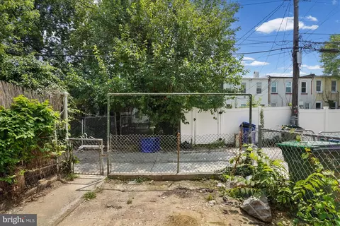 Exterior - 633 E 36th St, Baltimore, MD 21218 photo 2 of 2