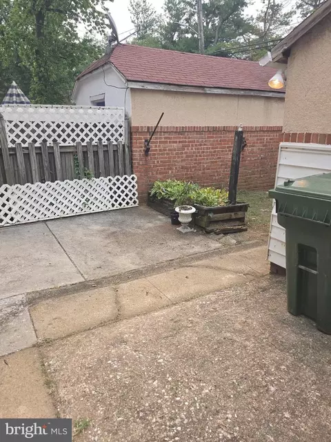Exterior - 4643 Coleherne Rd, Baltimore, MD 21229 photo 10 of 13