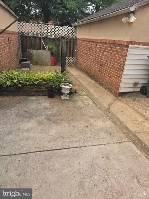 Exterior - 4643 Coleherne Rd, Baltimore, MD 21229 photo 12 of 13