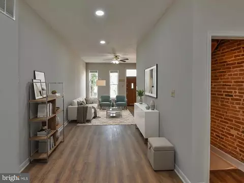 Entry Way - 1406 E Fort Ave, Baltimore, MD 21230 photo 4 of 10