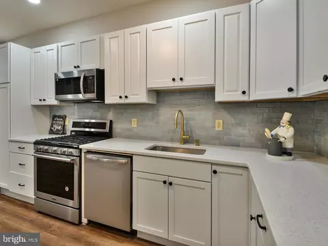 Kitchen - 1406 E Fort Ave, Baltimore, MD 21230 photo 1 of 4