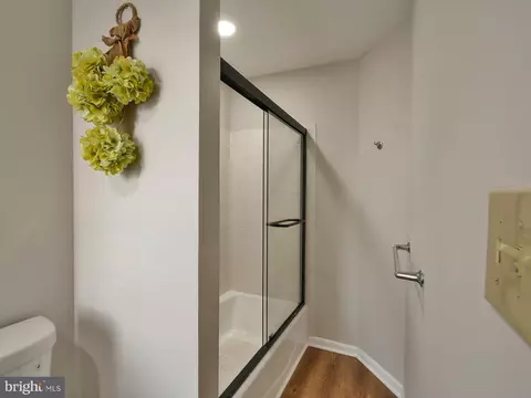 Bath - 1406 E Fort Ave, Baltimore, MD 21230 photo 4 of 4
