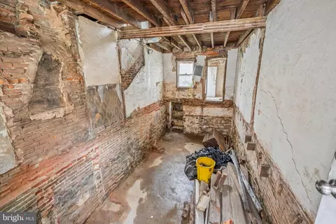 Entry Way - 210 S Durham St, Baltimore, MD 21231 photo 2 of 2