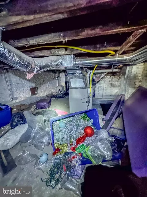 Entry Way - 1909 E Oliver St, Baltimore, MD 21213 photo 2 of 2