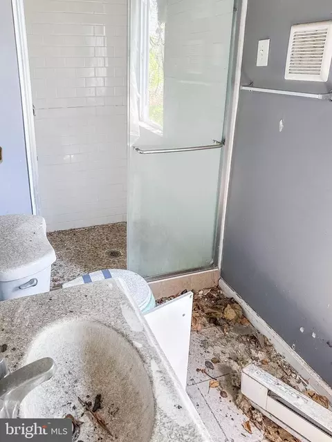 Bath - 1909 E Oliver St, Baltimore, MD 21213 photo 1 of 1