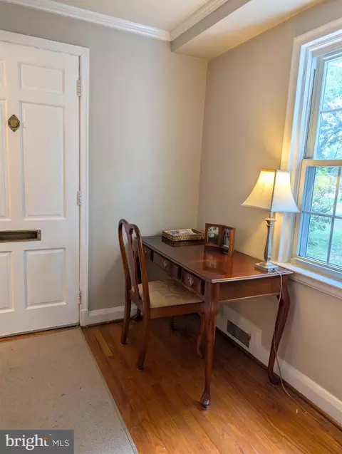 Entry Way - 6300 Greenspring Ave, Baltimore, MD 21209 photo 3 of 7
