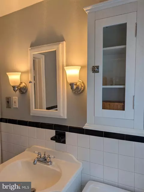 Bath - 6300 Greenspring Ave, Baltimore, MD 21209 photo 2 of 5
