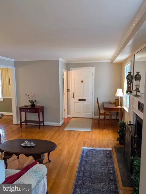 Entry Way - 6300 Greenspring Ave, Baltimore, MD 21209 photo 2 of 7