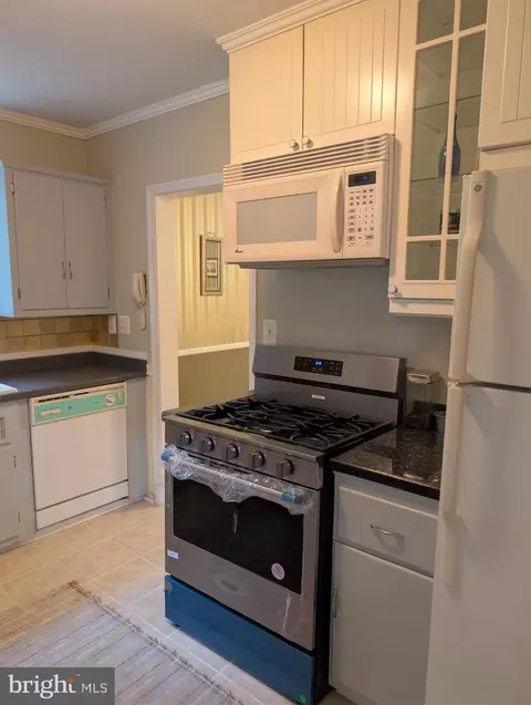 Kitchen - 6300 Greenspring Ave, Baltimore, MD 21209 photo 3 of 4