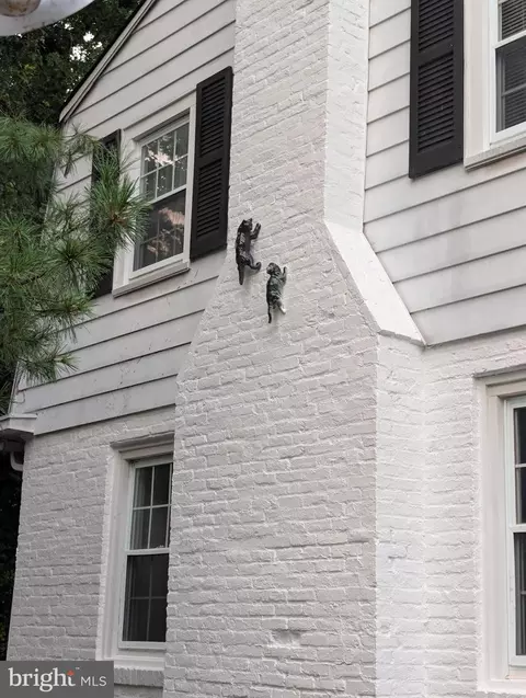 Exterior - 6300 Greenspring Ave, Baltimore, MD 21209 photo 5 of 10