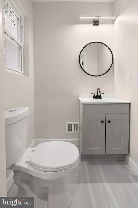 Bath - 2815 W Cold Spring Ln W, Baltimore, MD 21215 photo 1 of 5