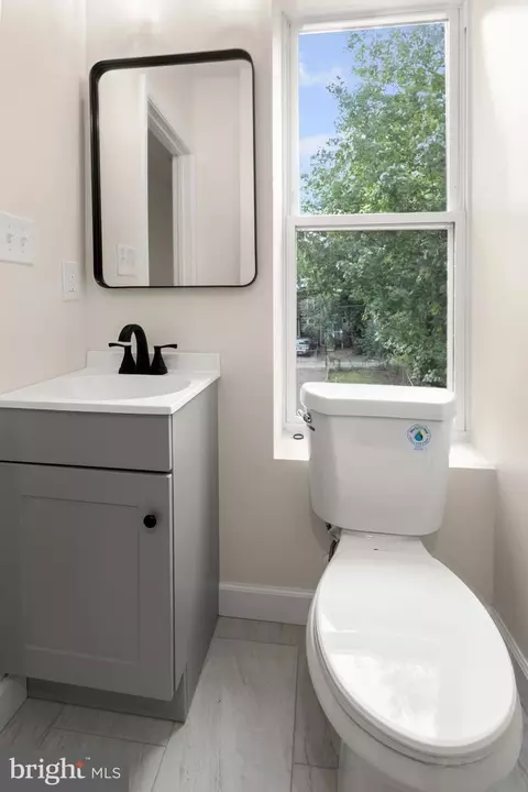 Bath - 2815 W Cold Spring Ln W, Baltimore, MD 21215 photo 4 of 5