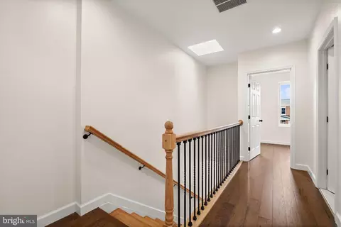 Entry Way - 2815 W Cold Spring Ln W, Baltimore, MD 21215 photo 4 of 7