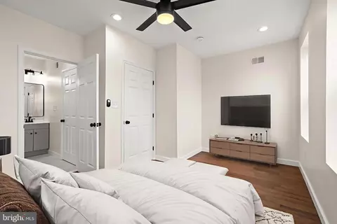 Bedroom - 2815 W Cold Spring Ln W, Baltimore, MD 21215 photo 1 of 4
