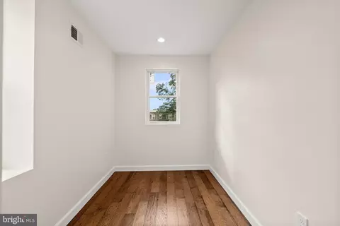 Bedroom - 2815 W Cold Spring Ln W, Baltimore, MD 21215 photo 4 of 4